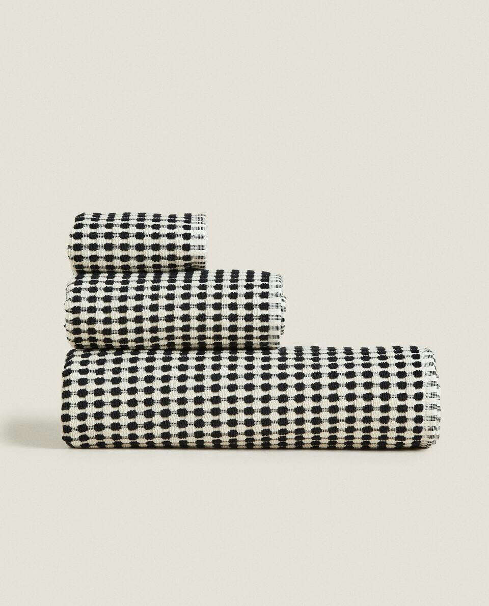 TEXTURED COTTON TOWEL