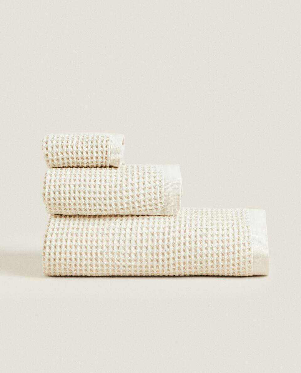 WAFFLE-KNIT COTTON TOWEL