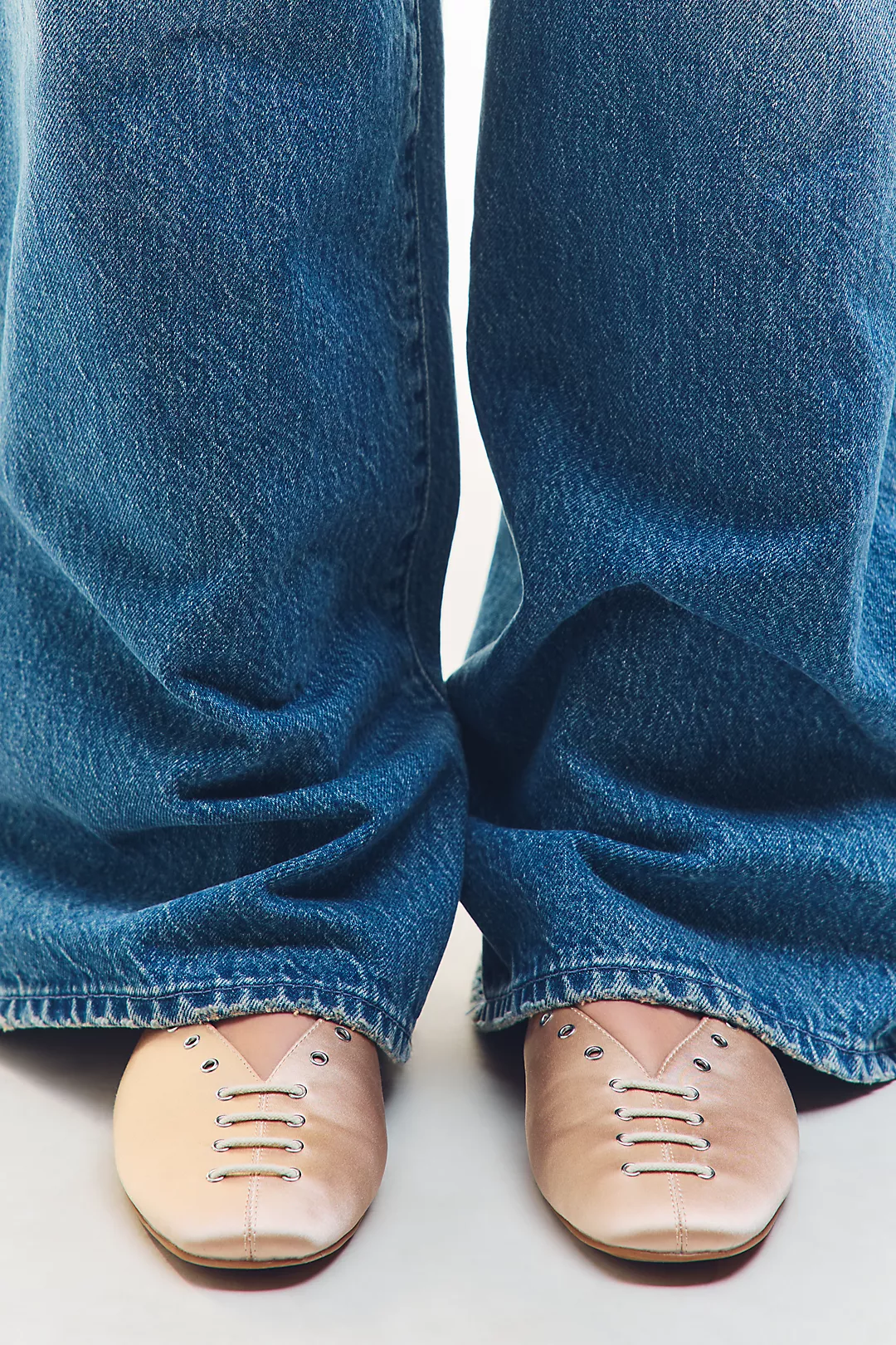 Silent D Lonny Grommet Lace-Up Flats