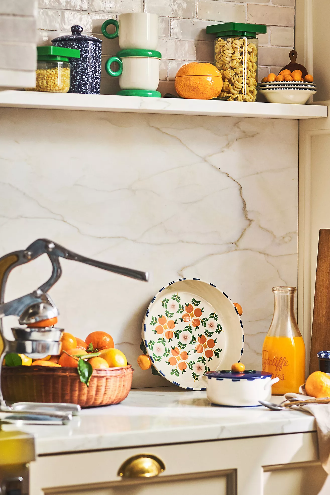 Valencia Stoneware Pie Dish