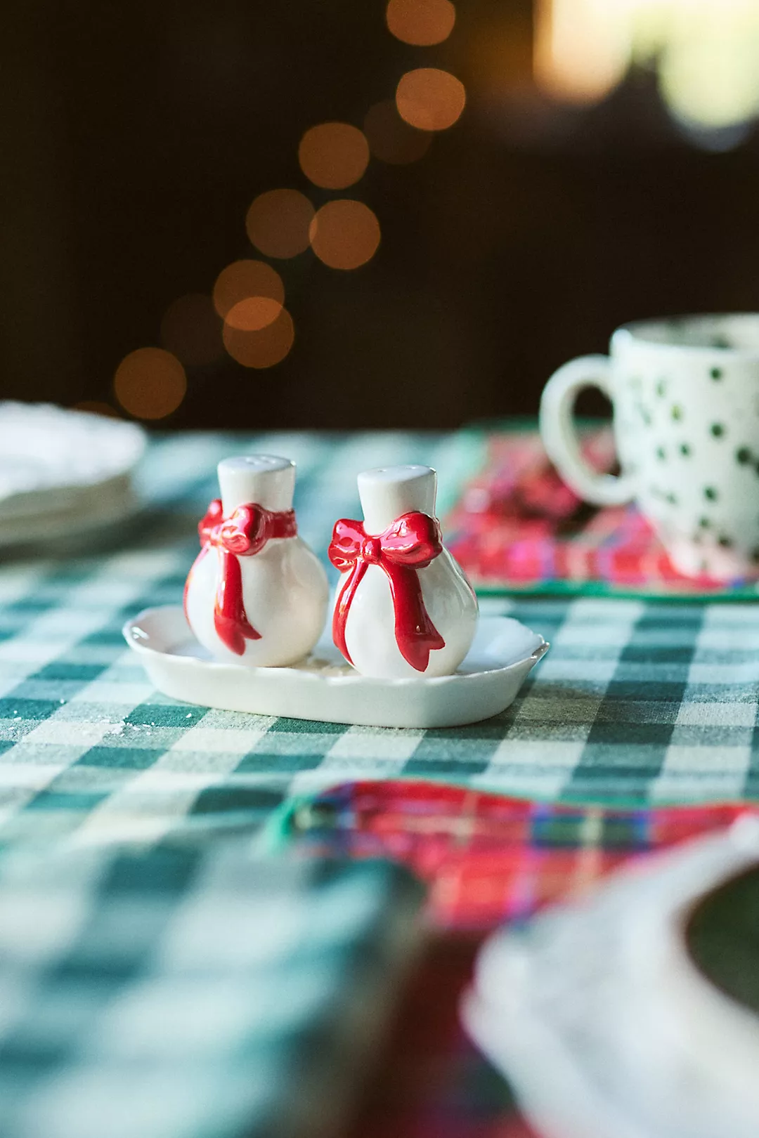 Benedita Stoneware Bow Salt & Pepper Shakers