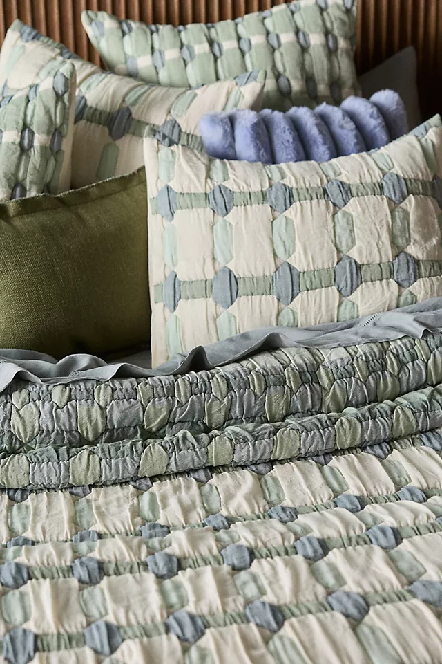 Sonya Matelassé Coverlet