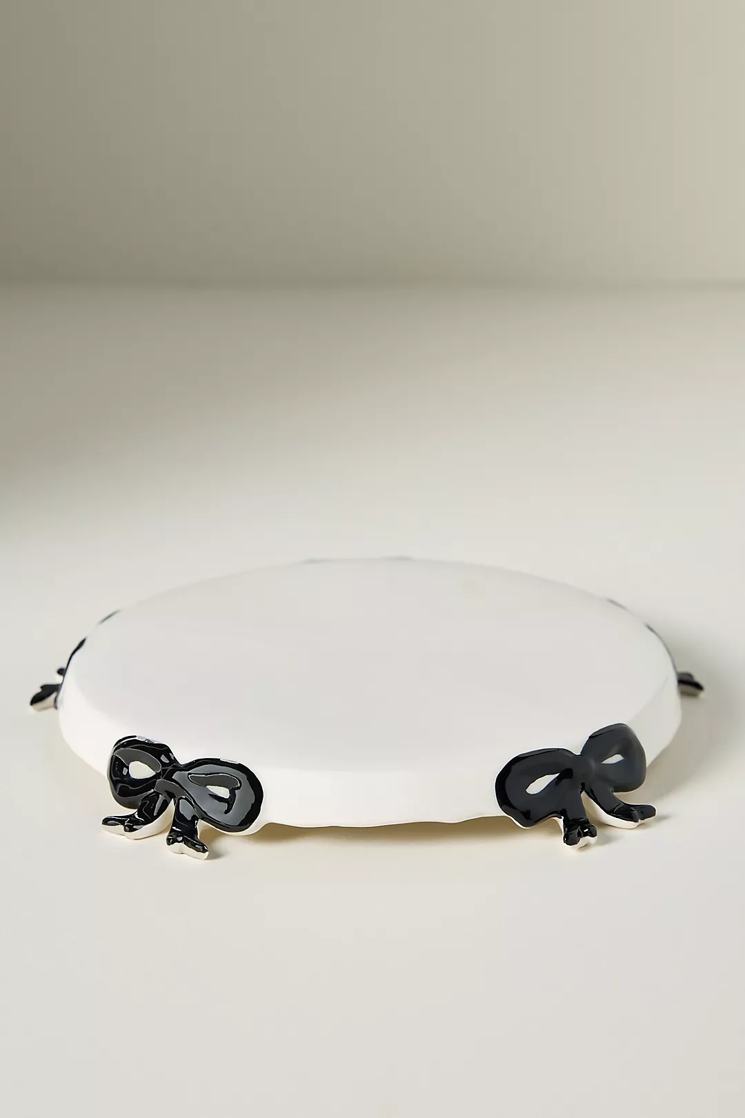 Benedita Bow Stoneware Trivet