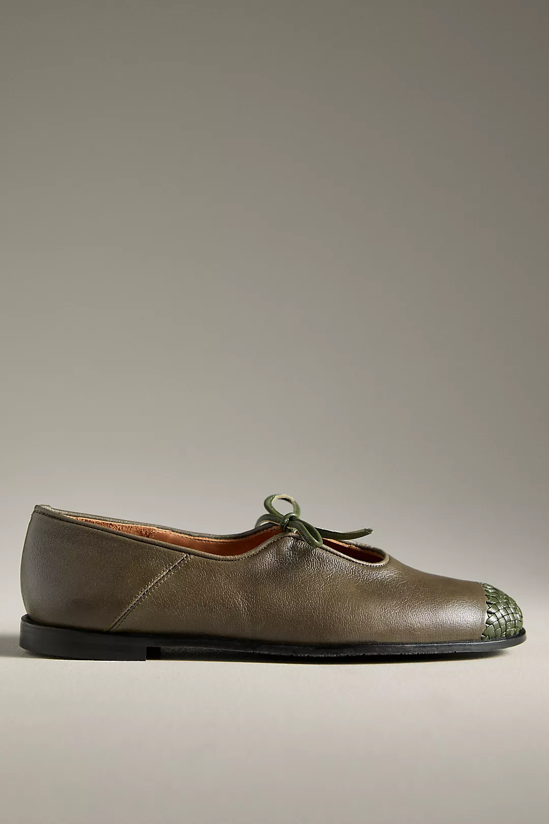 Naguisa Borago Flats