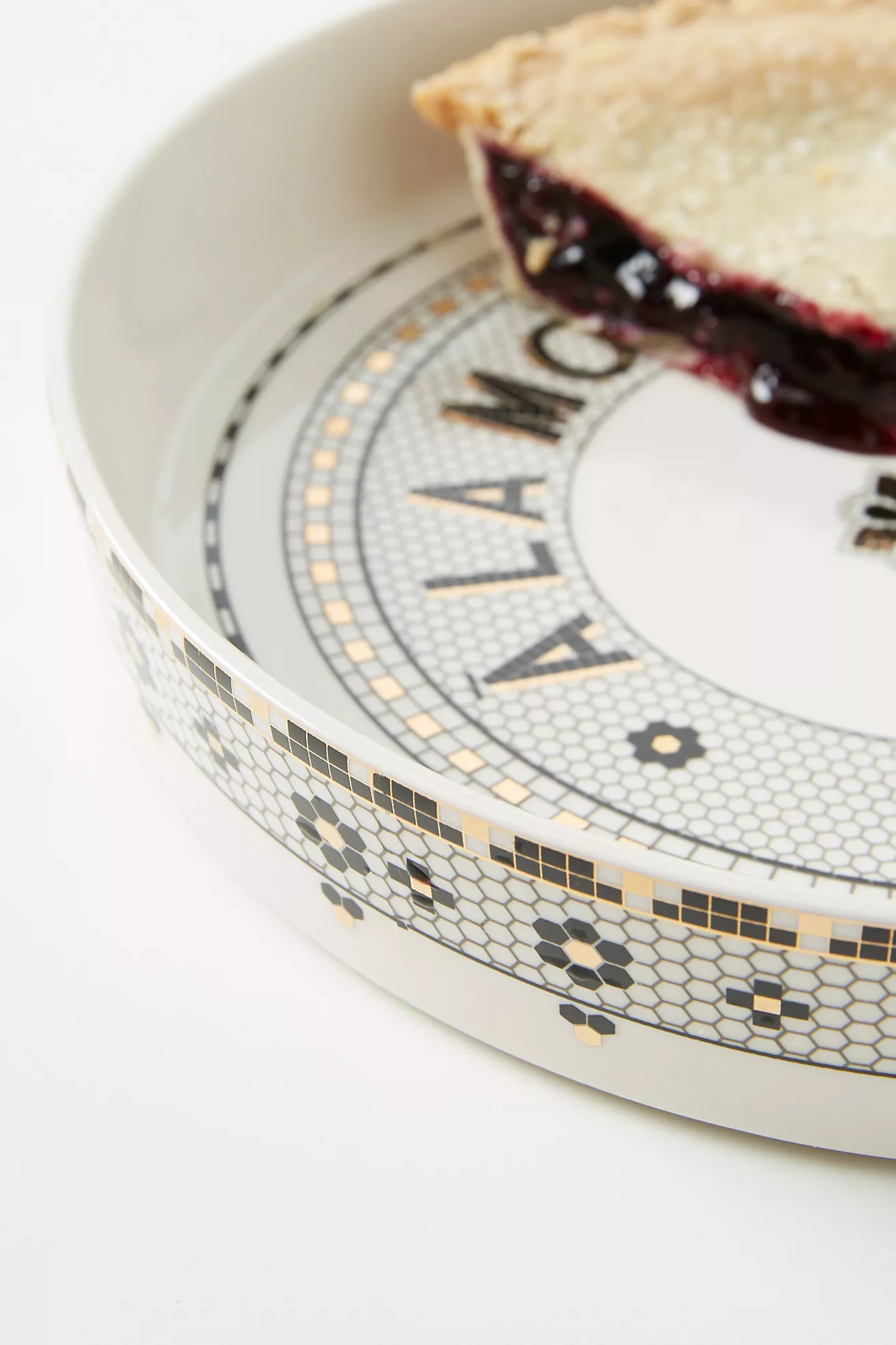 The Bistro Tile Stoneware Pie Dish