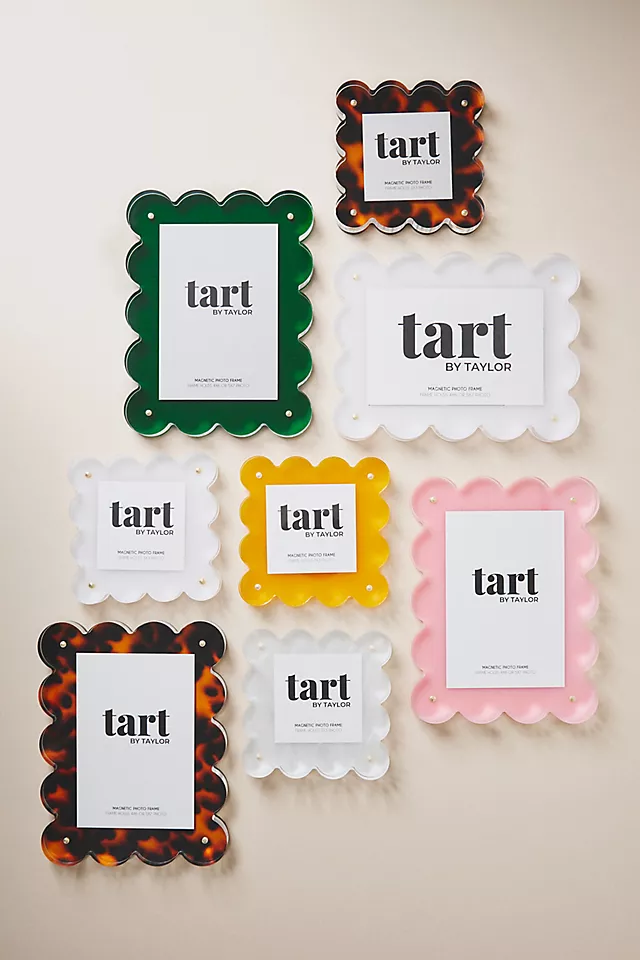 Acrylic Scalloped Picture Frame