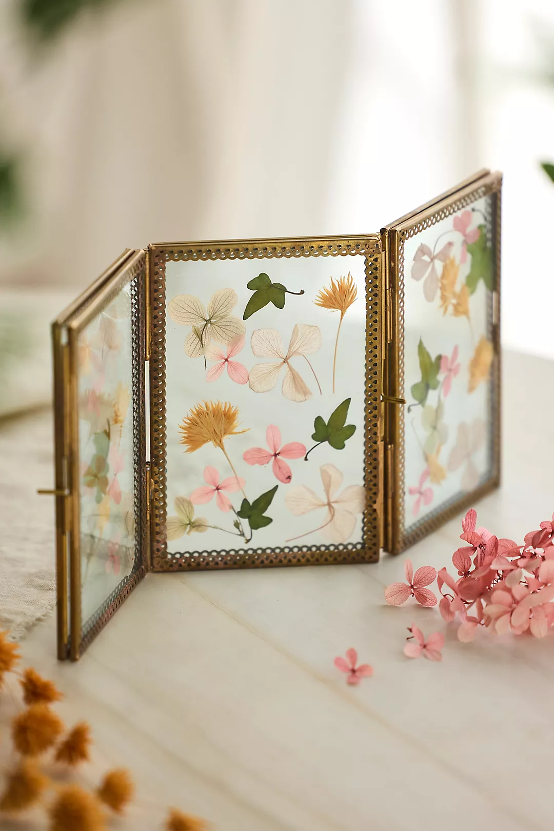 Filigree Triple Pane Frame