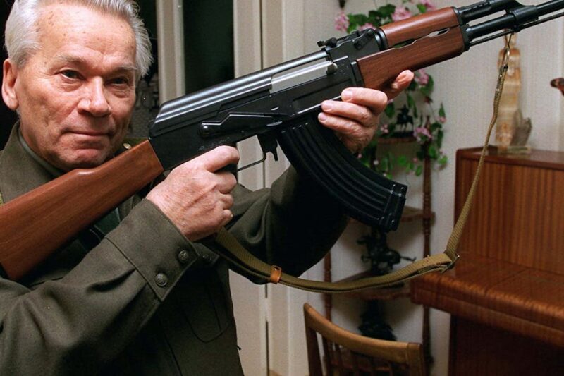 Penemu paling mematikan di dunia: Mikhail Kalashnikov dan AK-47 ciptaannya